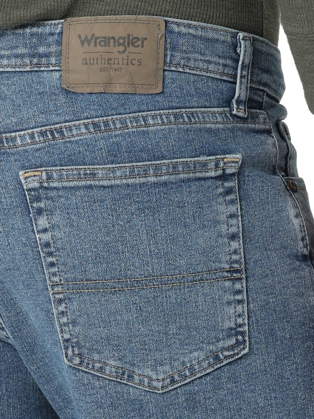Wrangler Authentics Men's Regular Fit Comfort Flex Waist Jean, Light Stonewash, 42W x 32L