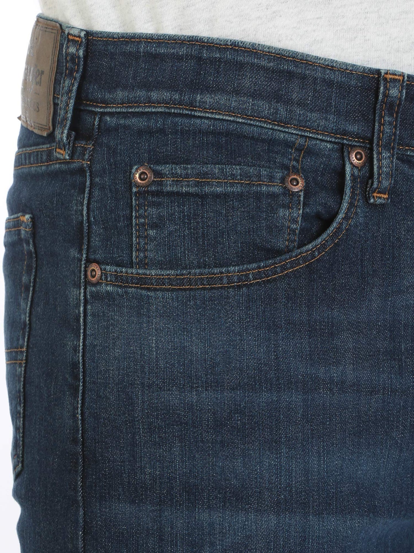 Wrangler Authentics Men's Comfort Flex Waist Relaxed Fit Jean, Carbon, 32W x 32L