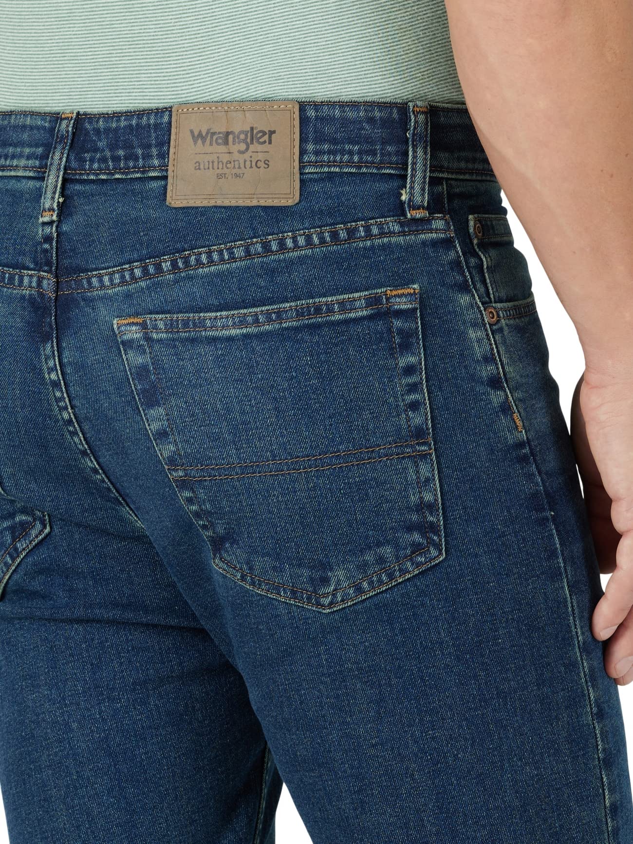 Wrangler Authentics Men's Regular Fit Comfort Flex Waist Jean, Rhodes, 35W x 30L