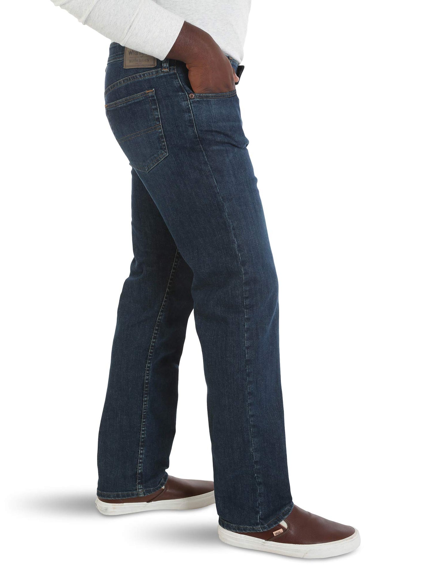 Wrangler Authentics Men's Comfort Flex Waist Relaxed Fit Jean, Carbon, 32W x 32L