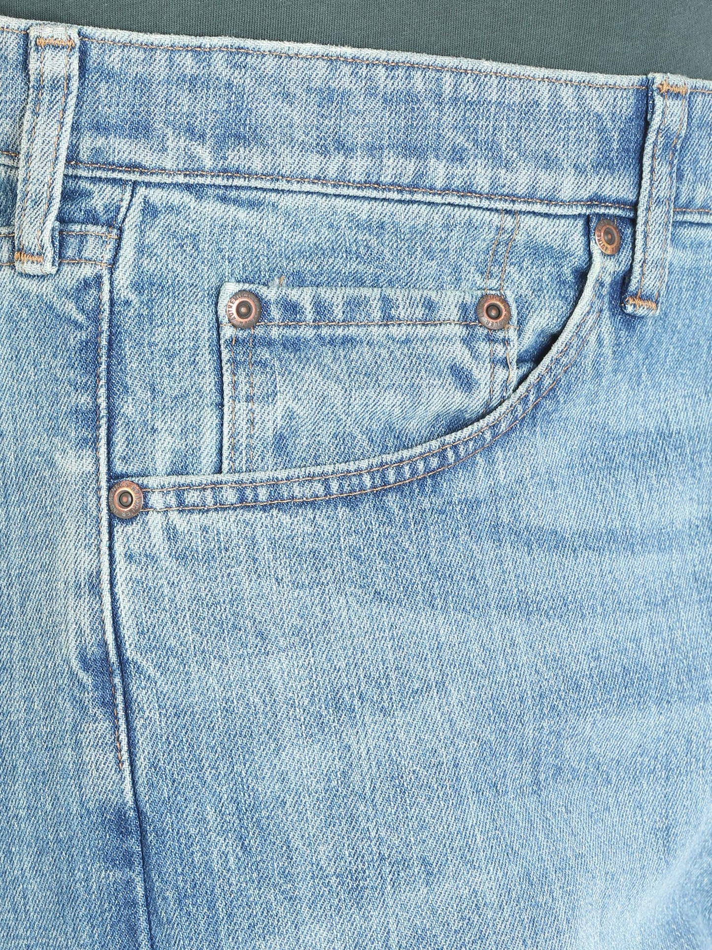 Wrangler Authentics Men's Regular Fit Comfort Flex Waist Jean, Chalk Blue, 38W x 32L